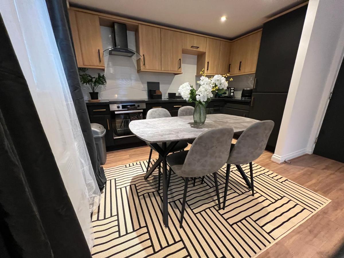 Modern 2 Bedroom Aesthetic Apt Manchester Exterior foto