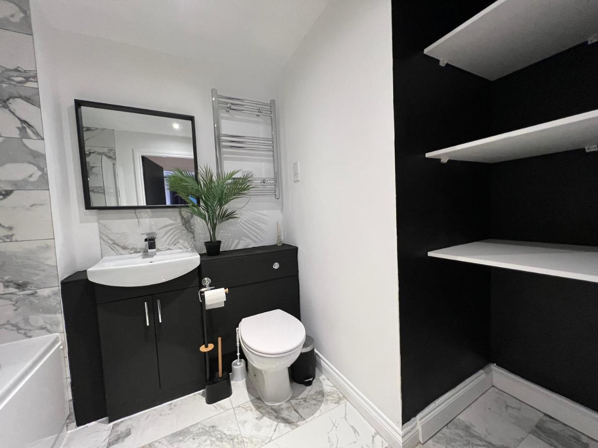 Modern 2 Bedroom Aesthetic Apt Manchester Exterior foto